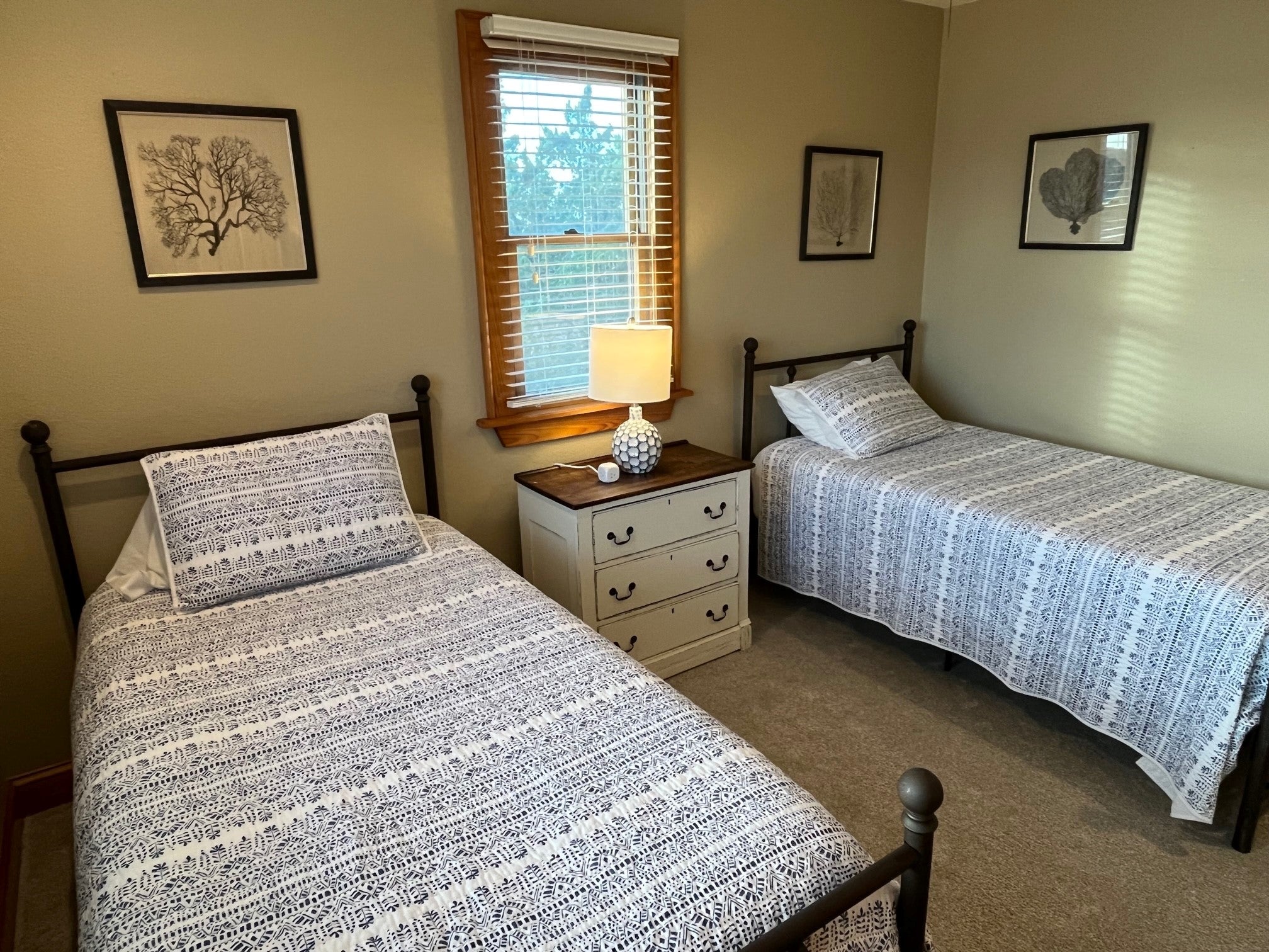 Twin Bedroom (alternate view)
