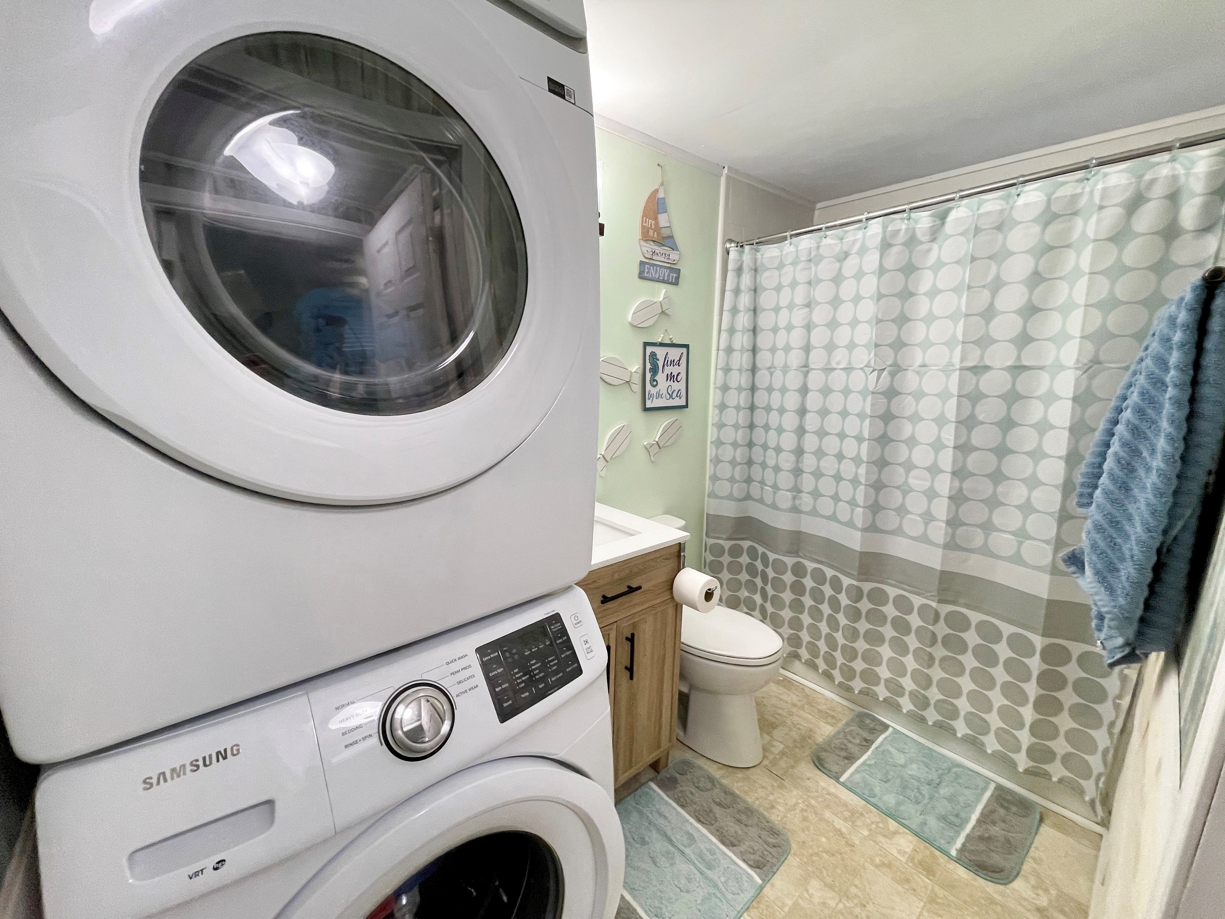 Bath with Tub/Shower, Washer and Dryer