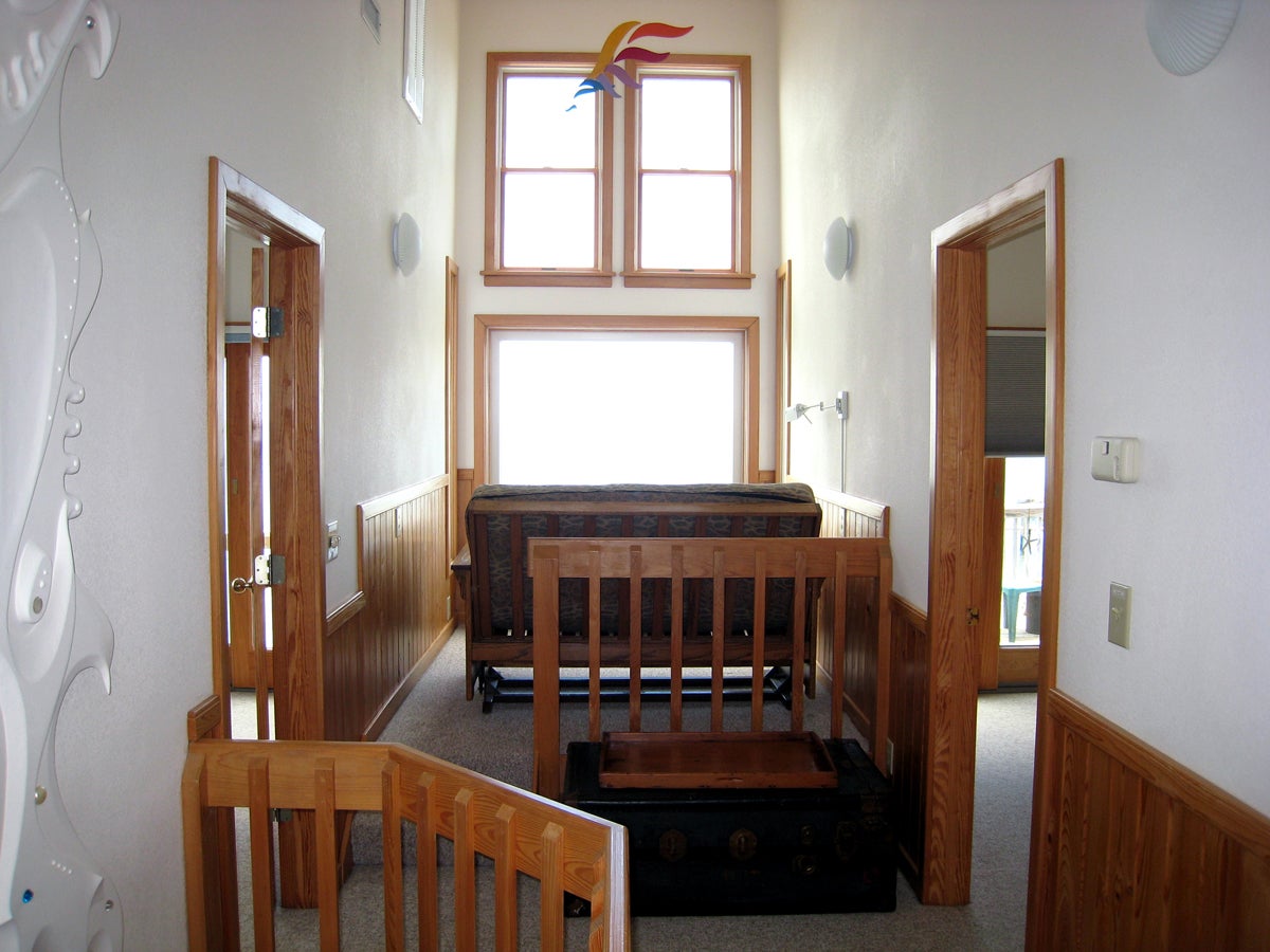 Hall, Second Floor