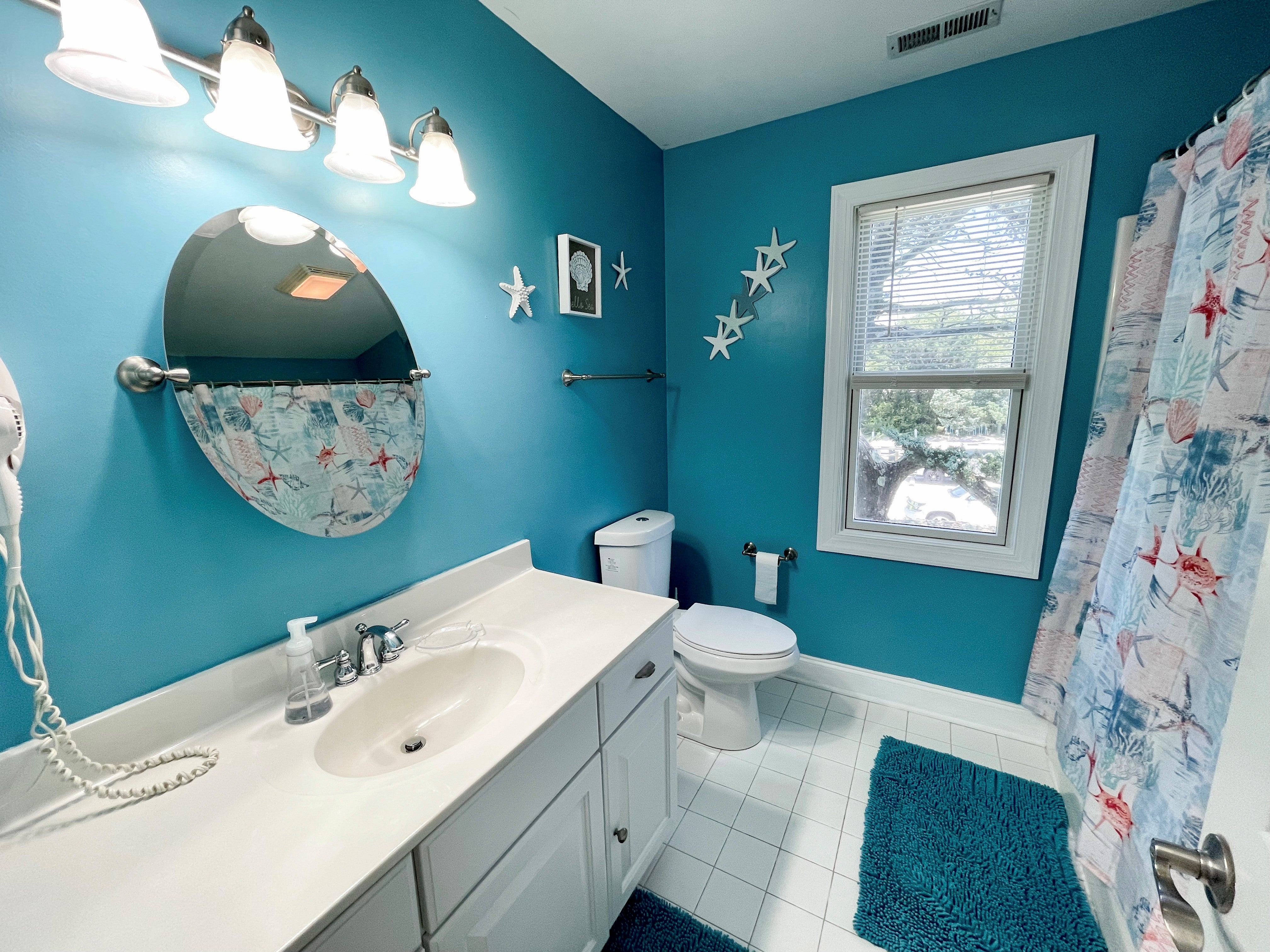 Primary Bathroom with TubShower