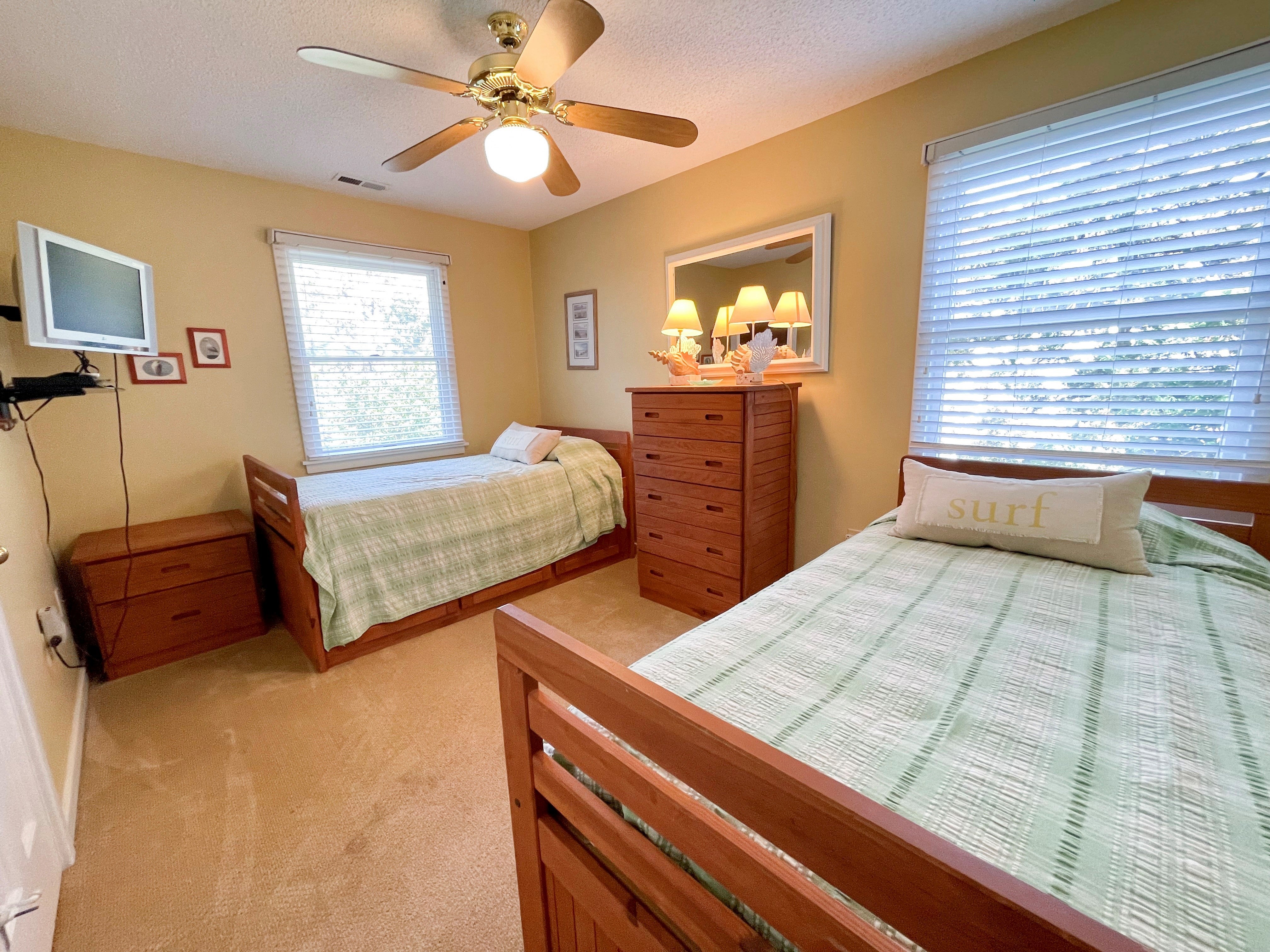 2 Twin Beds with TV, Second Floor