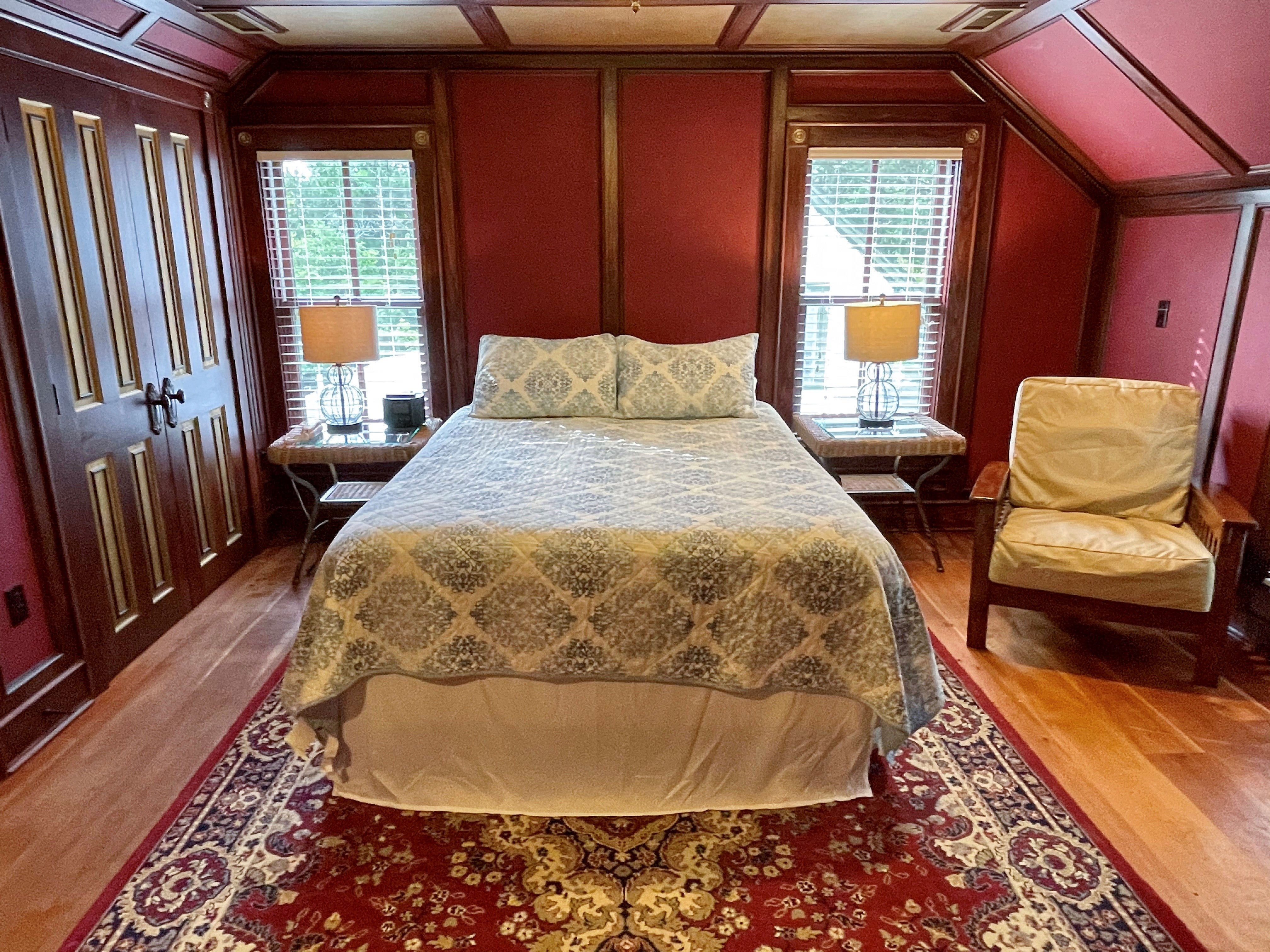 Master Bedroom Suite with Queen, TV, Entire Second Floor