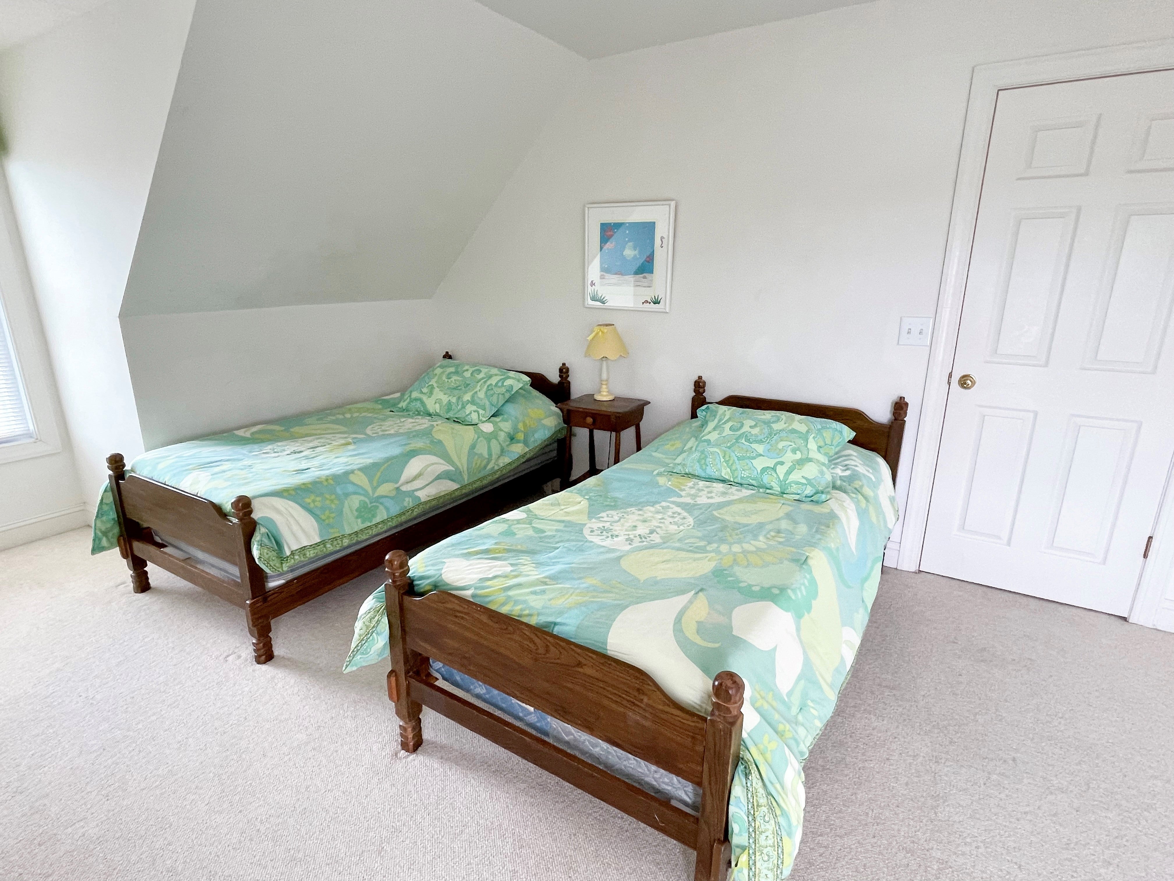 Two Twin Beds, Second Floor