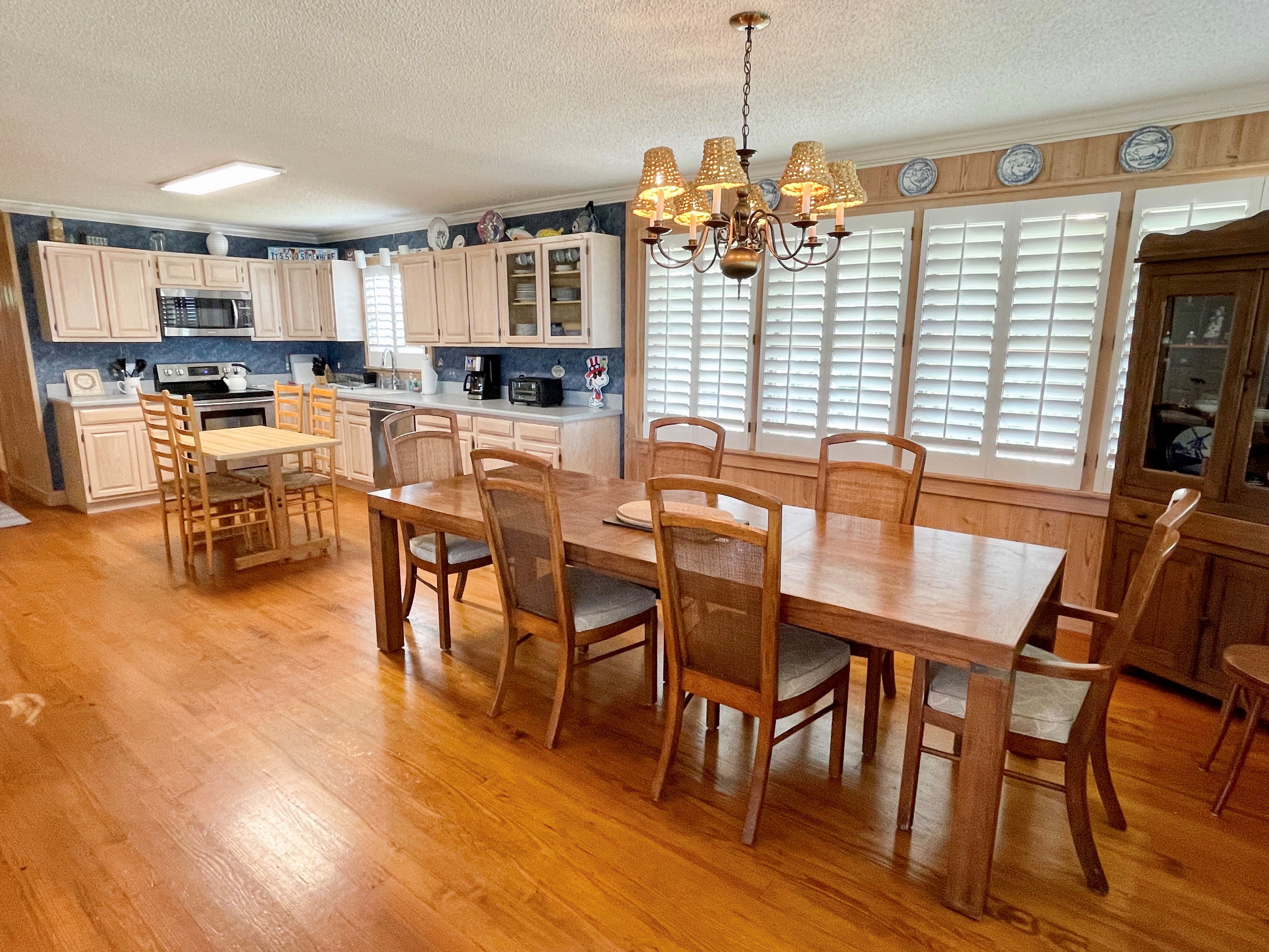 Overall Dining and Kitchen Area