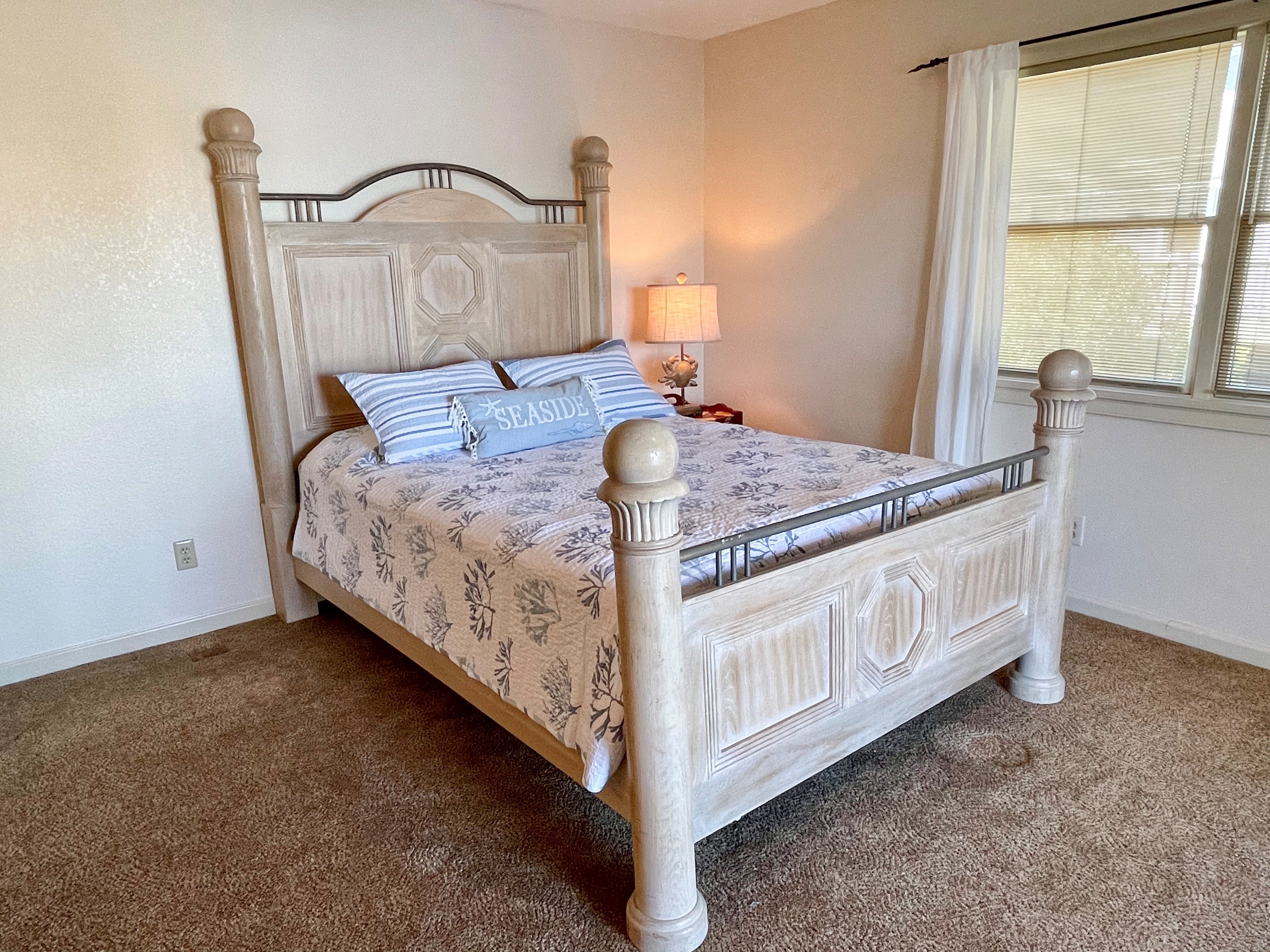 Queen Bed, First Floor with Deck Access