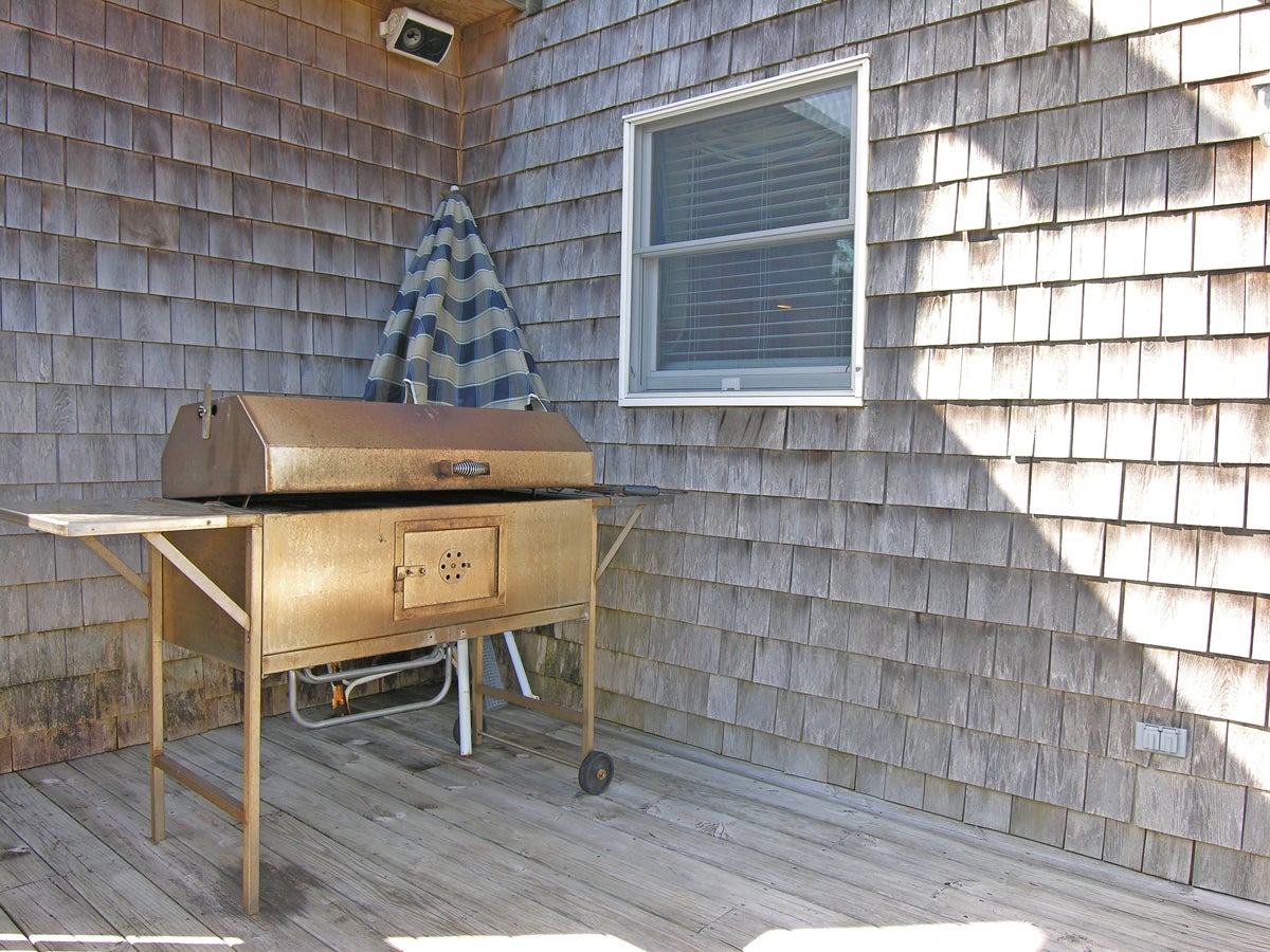 Charcoal Grill on Rear Deck