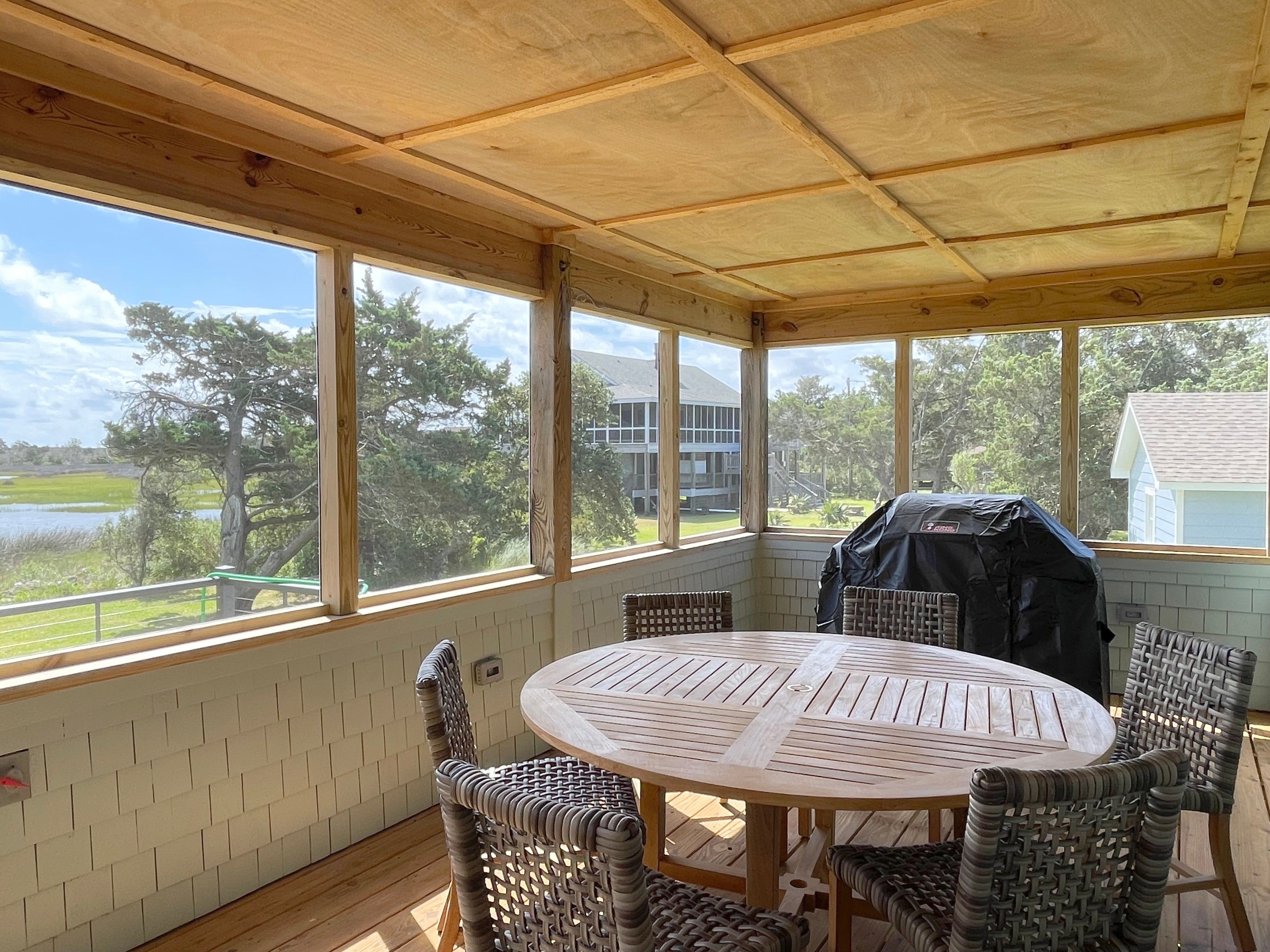 Screened Porch, Lower Level