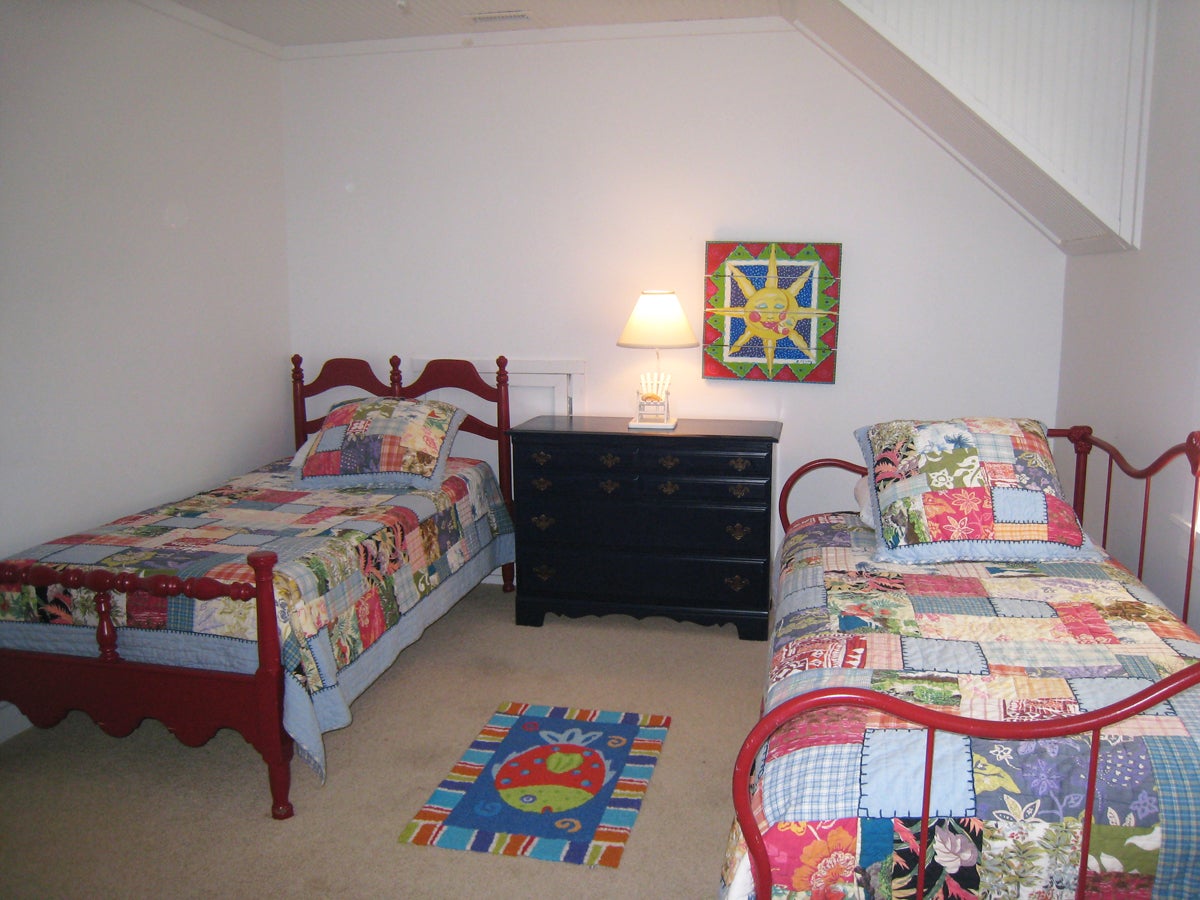 Twin Bed and Daybed, Second Floor