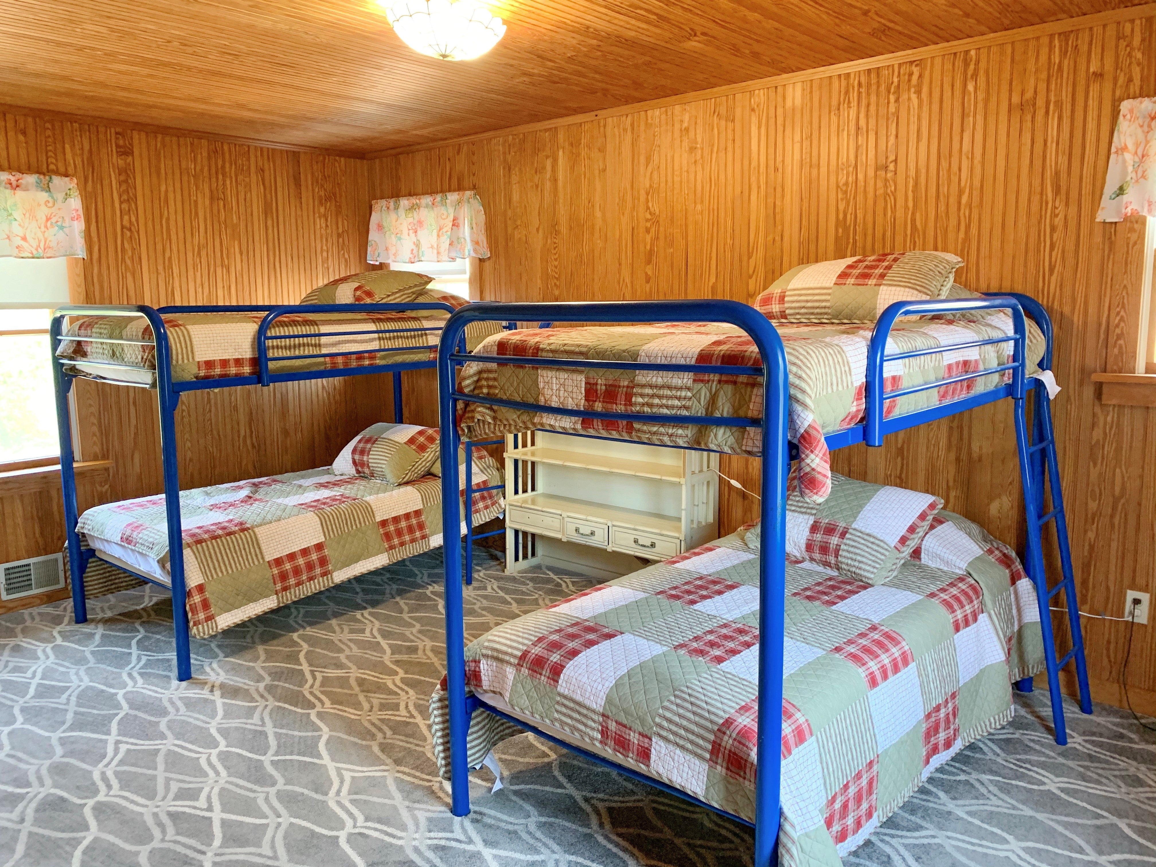 Two Bunk Sets, Second Floor