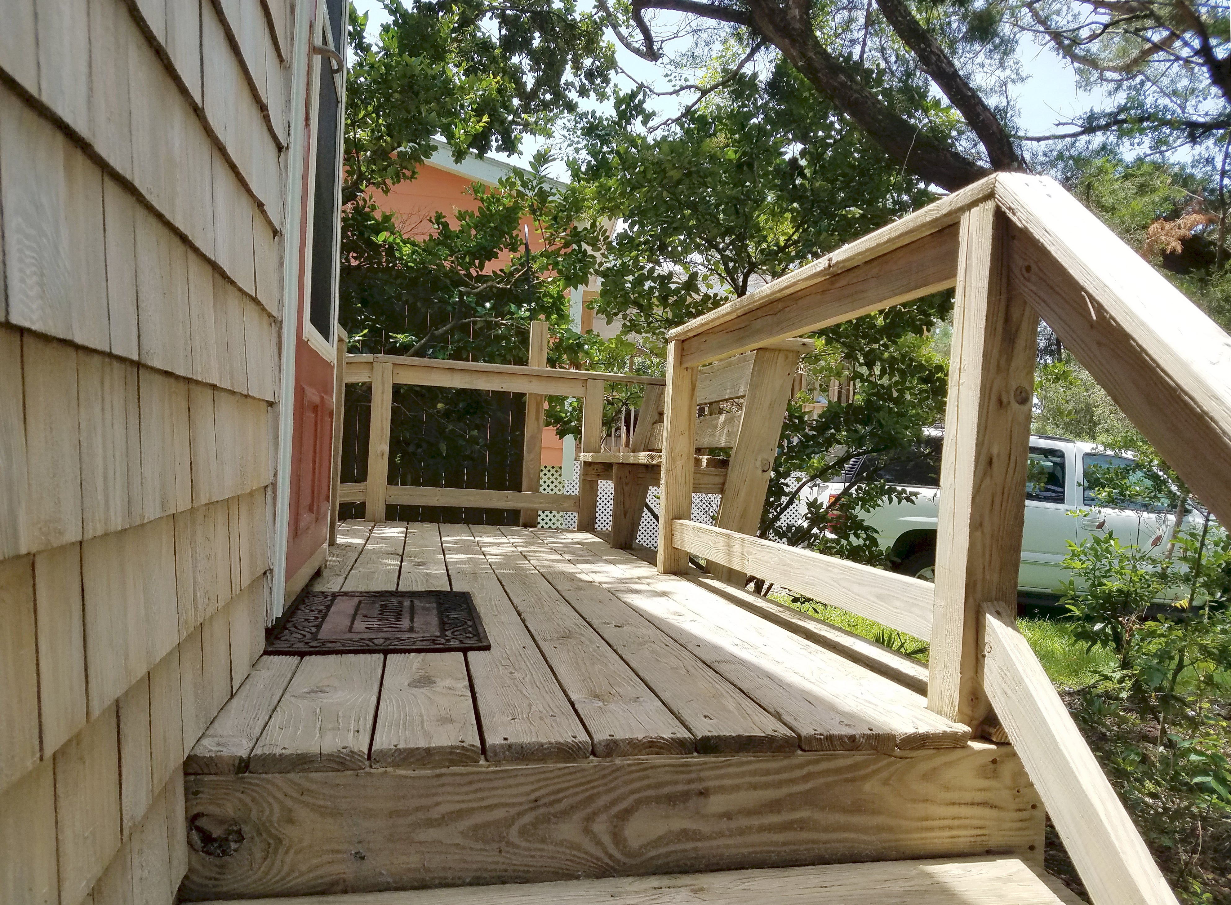 Side Entry with Deck Bench